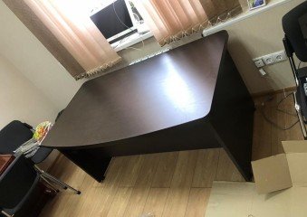 Офисной стол для кабинета